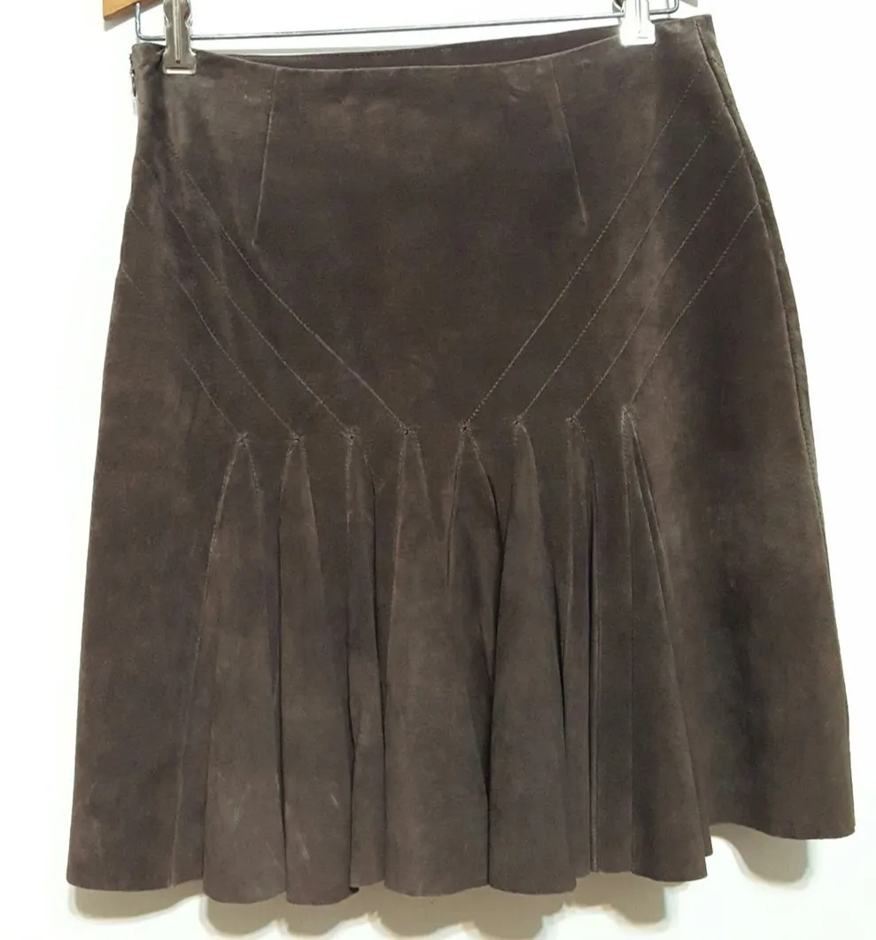 DVF Suede Pleated Mini sz. 8